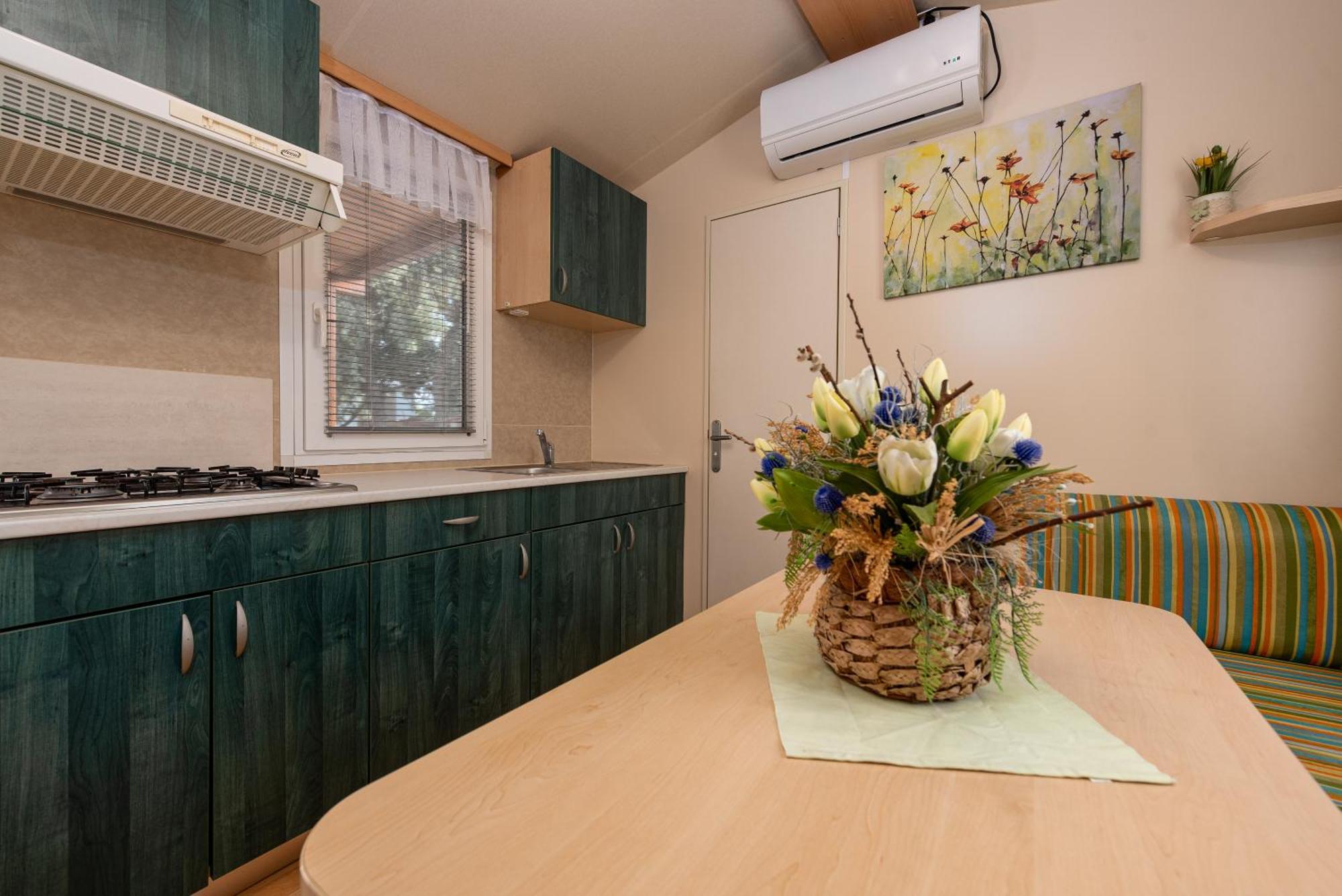 Camp Mrkva Mobile Homes With Pool Sukošan Екстериор снимка
