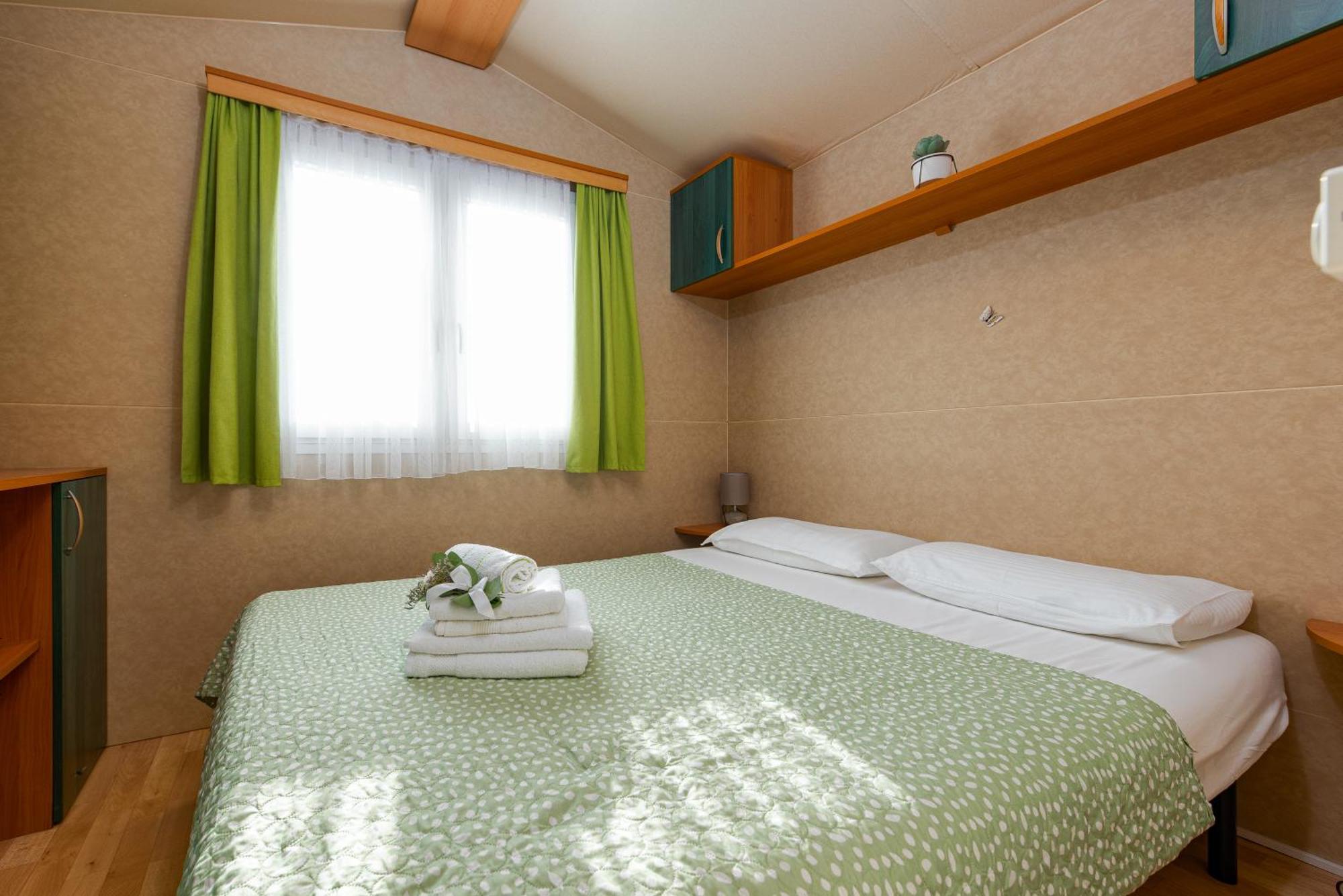 Camp Mrkva Mobile Homes With Pool Sukošan Екстериор снимка