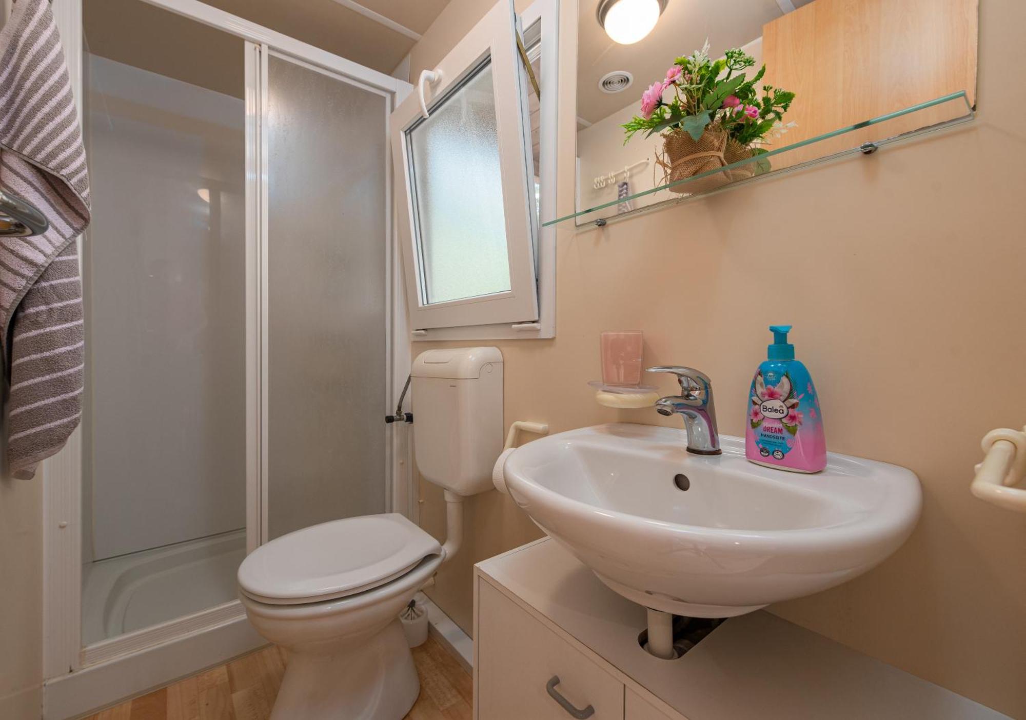 Camp Mrkva Mobile Homes With Pool Sukošan Екстериор снимка
