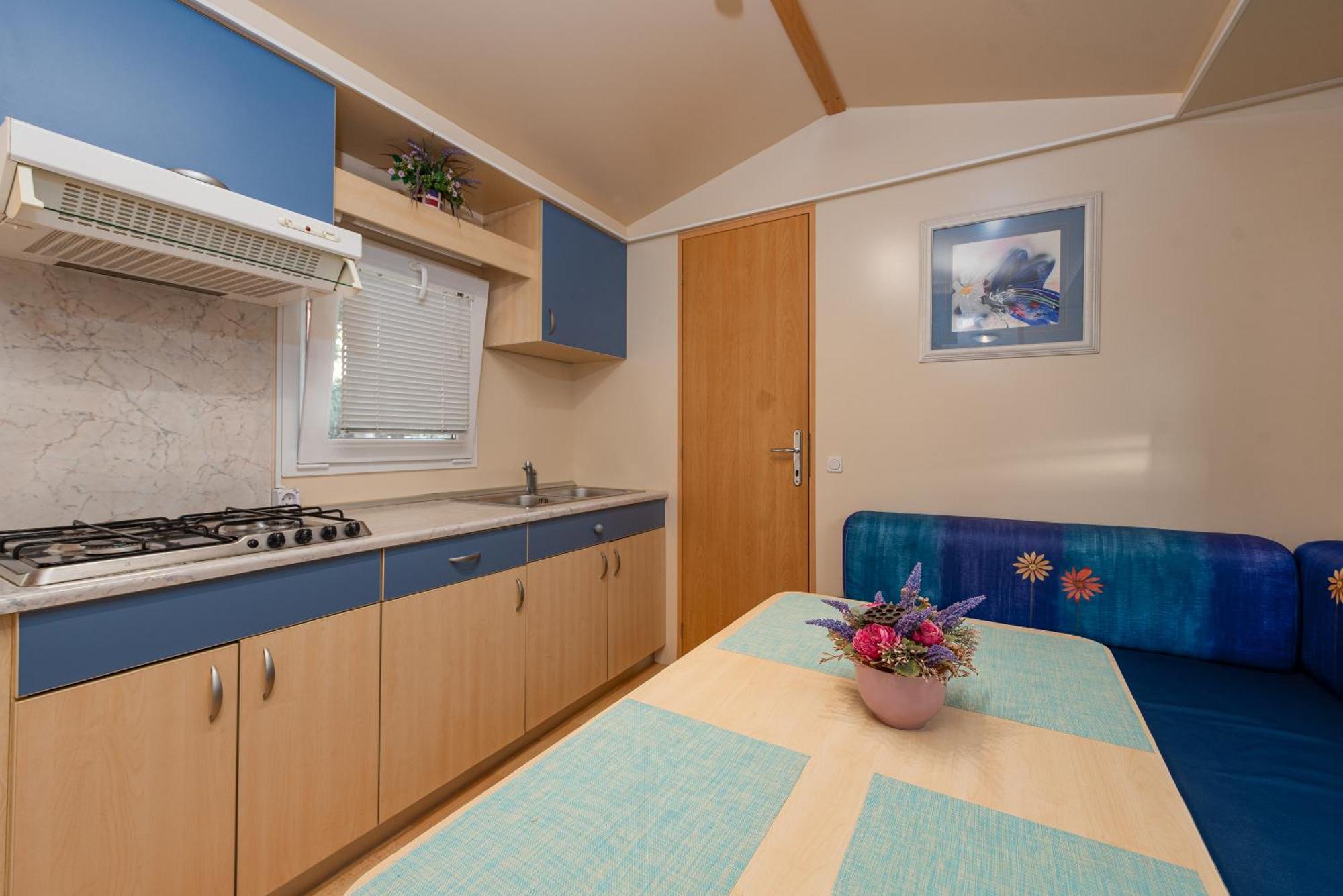 Camp Mrkva Mobile Homes With Pool Sukošan Стая снимка