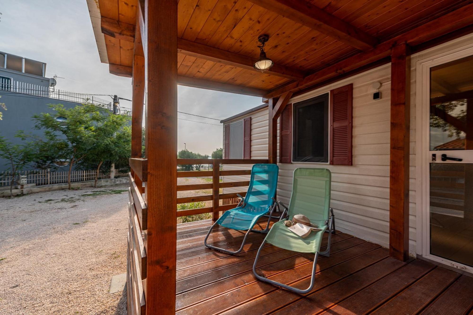 Camp Mrkva Mobile Homes With Pool Sukošan Стая снимка